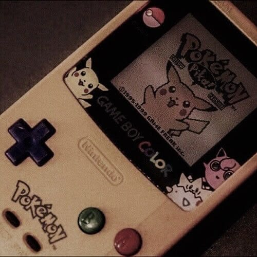 toskorff's tweet photo. Game Boy Color Pokemon https://t.co/rtMMz3PT6p