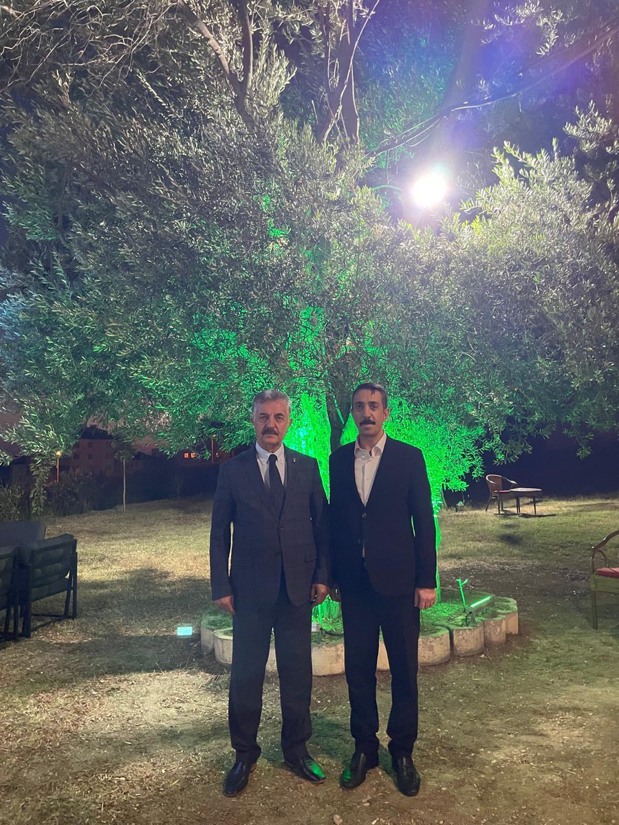 buyukataman's tweet photo. Bursa Ülkü Ocakları Başkanımız Nurtaç Usta ve teşkilat yöneticilerimizle birlikte; Bursa Ülkü Ocakları Başkan Yardımcımız Serdar Peker’in işletmesini ziyaret ettik.
Misafirperverliği için teşekkür eder, hayırlı ve bereketli işler dilerim. https://t.co/uHFew7BoWp