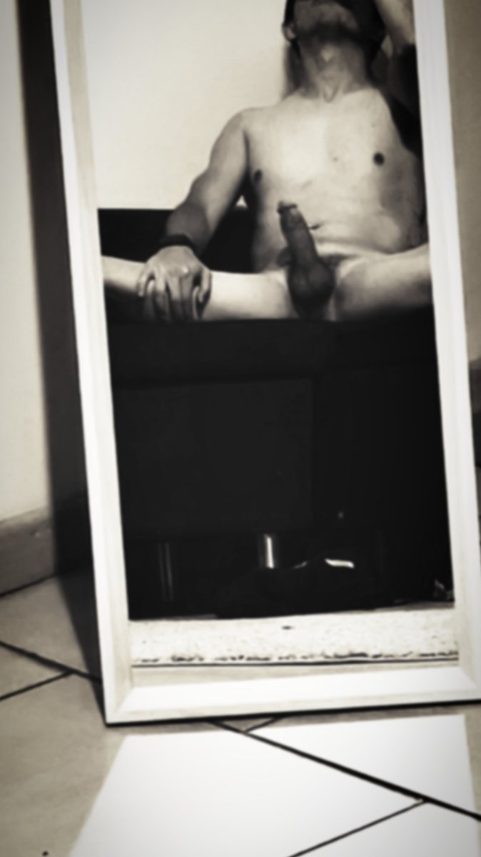 Chile_sexx's tweet photo. Esperando por ti... 😮‍💨 

#Chile #nude #ViernesDeSeducción #hot https://t.co/hZtpBWlGEF