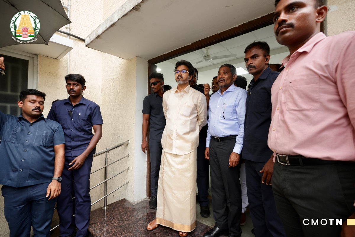 OffVanniArasu's tweet photo. நேற்று(17.07.26), சென்னை சைதாப்பேட்டையில் அமைந்துள்ள, சமூகநீதித்துறை கீழ் இயங்கும் எம்.சி.ராஜா சமூகநீதி கல்லூரி மாணவர் விடுதியிலும் மற்றும் பிற்படுத்தப்பட்டோர் நலத்துறை கீழ் இயங்கும் சமூகநீதி கல்லூரி மாணவர் விடுதியிலும், மாண்புமிகு தமிழ்நாடு முதலமைச்சர் திரு. ச. ஜோசப் விஜய் அவர்கள் திடீர் ஆய்வு மேற்கொண்டார். 

இவ்வாய்வின் போது, மாண்புமிகு பிற்படுத்தப்பட்டோர் நலத்துறை அமைச்சர் திரு. வே. சம்பத் குமார் அவர்களும் மற்றும் மாண்புமிகு சமூகநீதித்துறை அமைச்சர் திரு. @VanniTamizhVCK அவர்களும் உடனிருந்தனர்.

@CMOTamilnadu 
@tvksampathcbe 

#TNGovt #officeofsocialjusticeminister #socialjusticeministervanniarasu