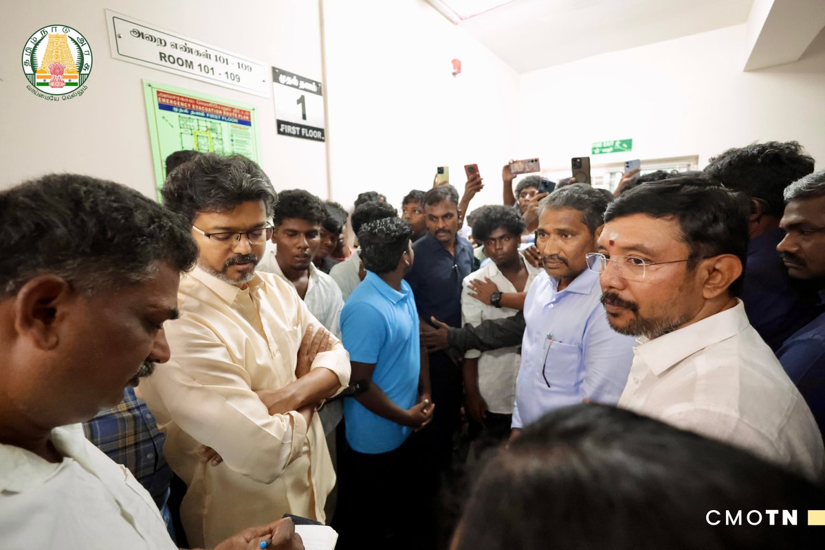 OffVanniArasu's tweet photo. நேற்று(17.07.26), சென்னை சைதாப்பேட்டையில் அமைந்துள்ள, சமூகநீதித்துறை கீழ் இயங்கும் எம்.சி.ராஜா சமூகநீதி கல்லூரி மாணவர் விடுதியிலும் மற்றும் பிற்படுத்தப்பட்டோர் நலத்துறை கீழ் இயங்கும் சமூகநீதி கல்லூரி மாணவர் விடுதியிலும், மாண்புமிகு தமிழ்நாடு முதலமைச்சர் திரு. ச. ஜோசப் விஜய் அவர்கள் திடீர் ஆய்வு மேற்கொண்டார். 

இவ்வாய்வின் போது, மாண்புமிகு பிற்படுத்தப்பட்டோர் நலத்துறை அமைச்சர் திரு. வே. சம்பத் குமார் அவர்களும் மற்றும் மாண்புமிகு சமூகநீதித்துறை அமைச்சர் திரு. @VanniTamizhVCK அவர்களும் உடனிருந்தனர்.

@CMOTamilnadu 
@tvksampathcbe 

#TNGovt #officeofsocialjusticeminister #socialjusticeministervanniarasu