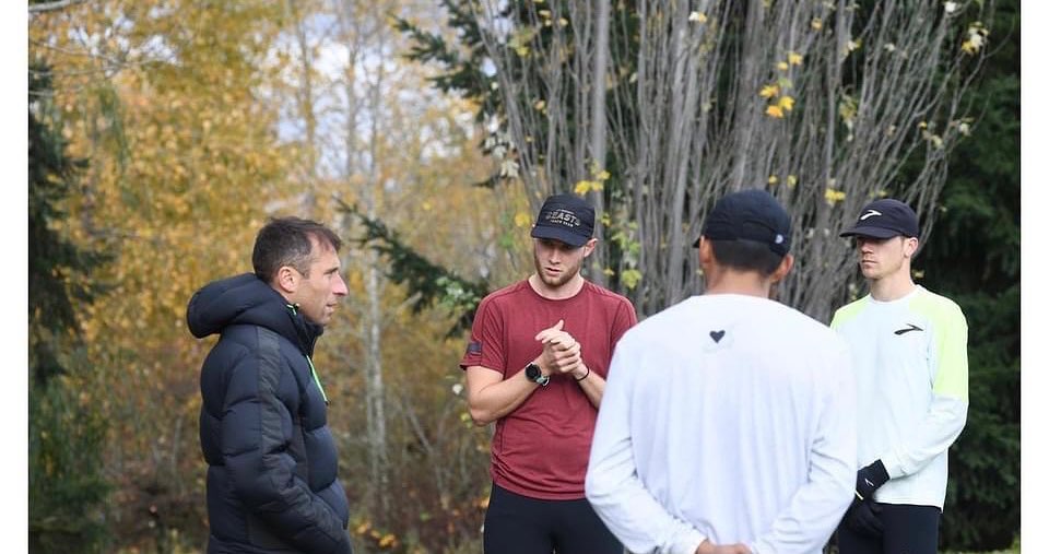 RunBlogRun's tweet photo. Appreciating the coach-athlete relationship, from RBR Archives, https://t.co/VjTRsVtZWJ , #DannyMackey, #JoshKerr, #Brooksrunning, #Brooks, #coach, #athlete, #Project222, #BrooksbeastsTC, #themile, #EmsleyCarrmile, #athleticsweekly, #scottishathletics, #europeanathletics, #LondonDiamondLeague,