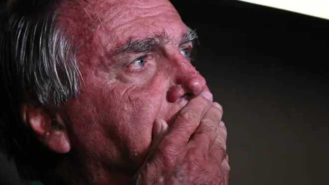 meioindep's tweet photo. 🚨ATENÇÃO: Bolsonaro está com crise de soluços há 36 horas, diz boletim médico; doses extras de medicação foram aplicadas para conter os sintomas https://t.co/5dzj8W3M8k