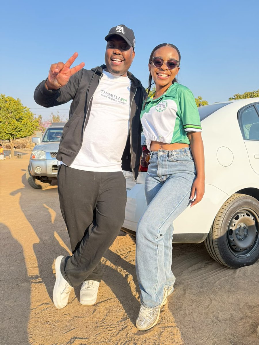 ThobelaFMYaka's tweet photo. Ke nako ya #MontateBreakfast 🥞

🎤 @DocTebzenMusic 
🎤 @laelomahlo1

Theeletša mo go 87.6 - 92.1 MHz 📻 | 📱 #SABCPlus https://t.co/q7rqAmuGf2
