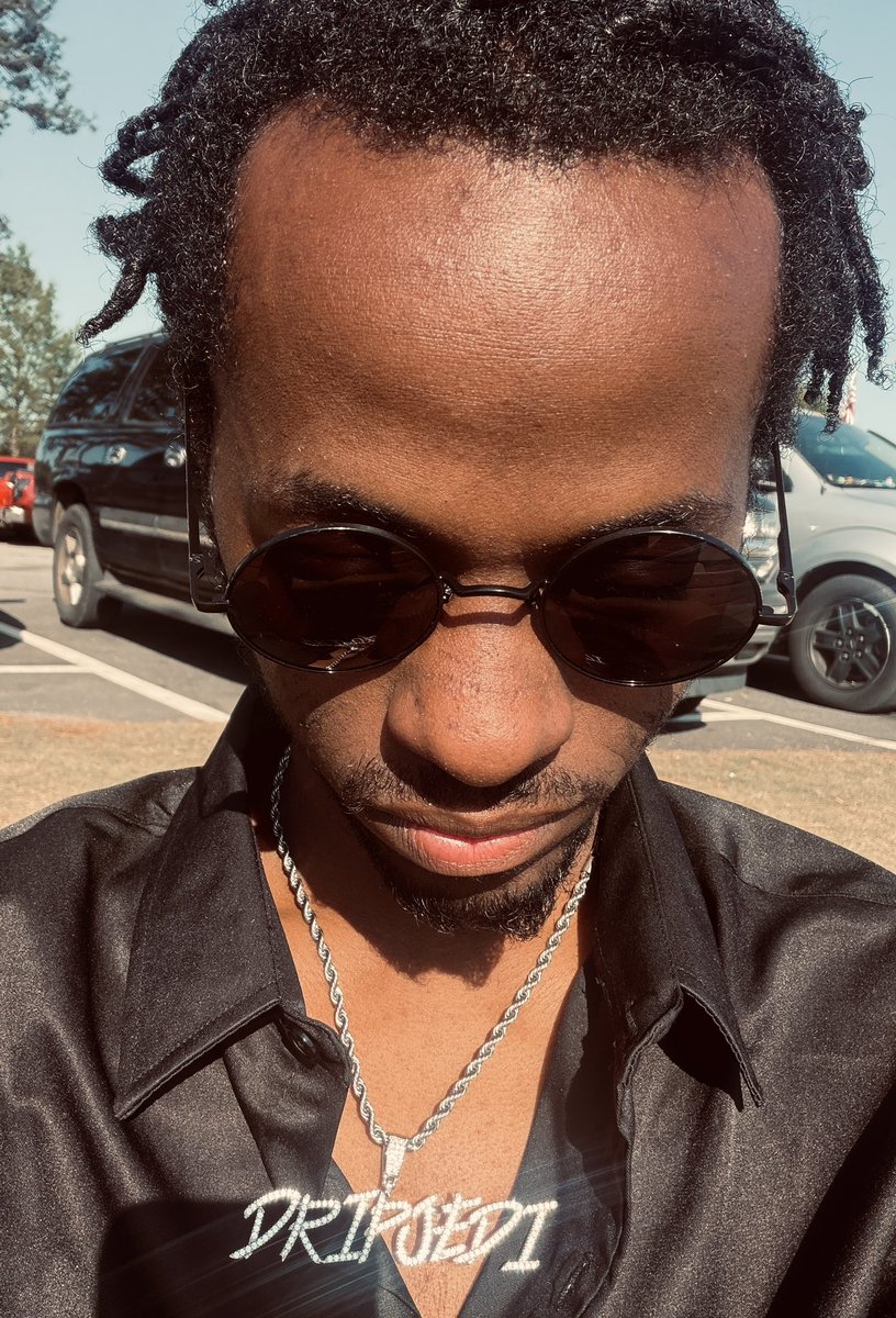 thedripjedi's tweet photo. This is who runs this account 😎✌🏾 https://t.co/EzbpXmdQFi