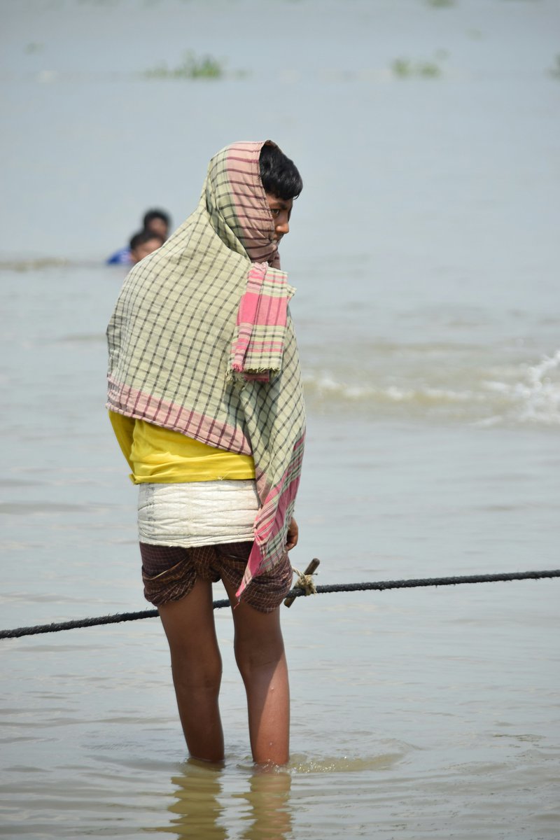 humanvb7p's tweet photo. Devastating scenes from our field visit today. Thousands have lost their homes to river erosion and floods in Bangladesh. They are left with nothing, standing under the open sky. We are trying to help, but they need more support.Please stand with us: https://t.co/SWQ1PWlVXG https://t.co/hO99GQ4E6p