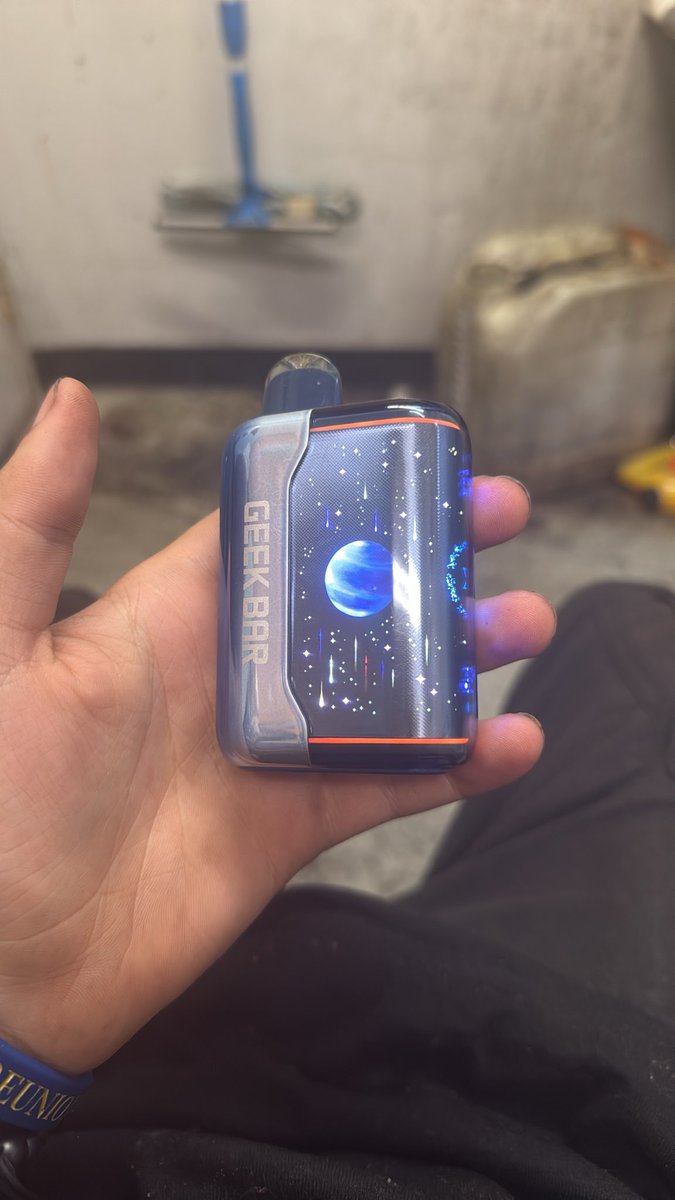 plugjsk's tweet photo. oh yeah i forgot i was GeekBar.. WHAT YALL KNOW ABT THE NEW GEEKBAR PULSE X2??? https://t.co/HsEJ3zYqJi