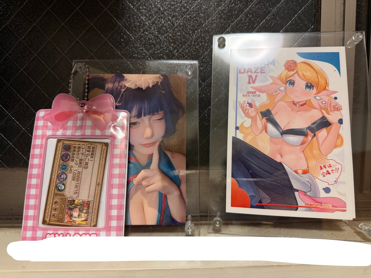 rpleea's tweet photo. 貰ったチェキ全部装飾してポスカ保存できたの偉すぎて https://t.co/gIBdm5neax