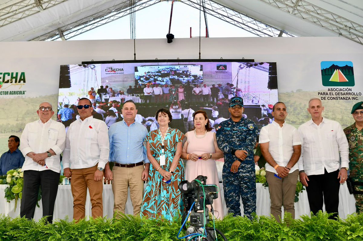 bagricolaRD's tweet photo. 🌱 Ya inició el Festival de la Cosecha 2026 en Constanza, una gran celebración que resalta el trabajo, la innovación y el esfuerzo de quienes impulsan la producción agrícola nacional.

Durante cuatro días, productores, emprendedores, instituciones y visitantes se darán cita en este importante espacio para promover la riqueza agrícola de Constanza, fortalecer los vínculos del sector y poner en valor el aporte del campo al desarrollo del país.

#BancoAgrícolaRD #FestivalDeLaCosecha2026 #Constanza #AgriculturaDominicana #ApoyandoElCampo