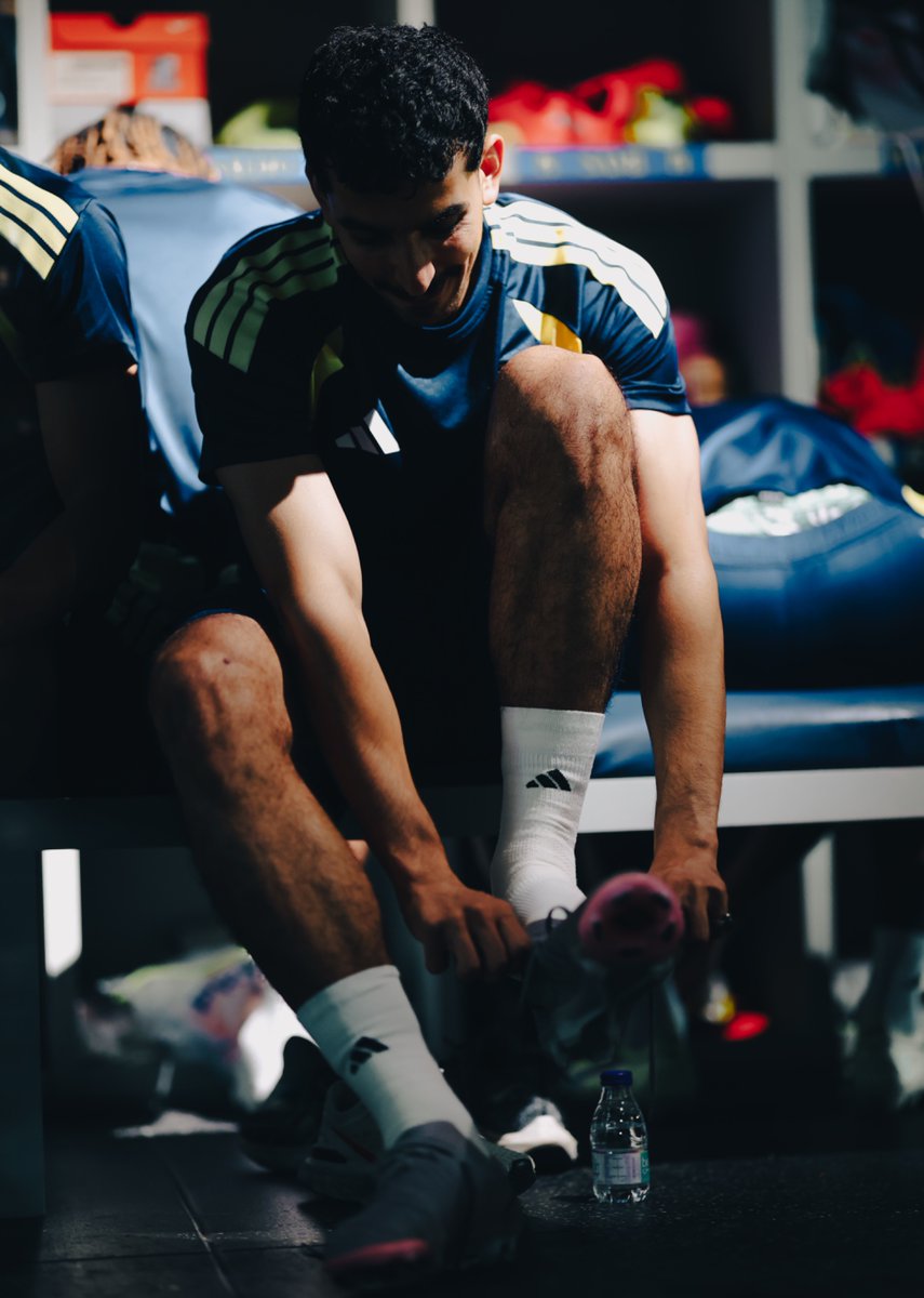 AlNassrFC_EN's tweet photo. Friday evening. Back to work 💛 https://t.co/oIHiF0Sd8f