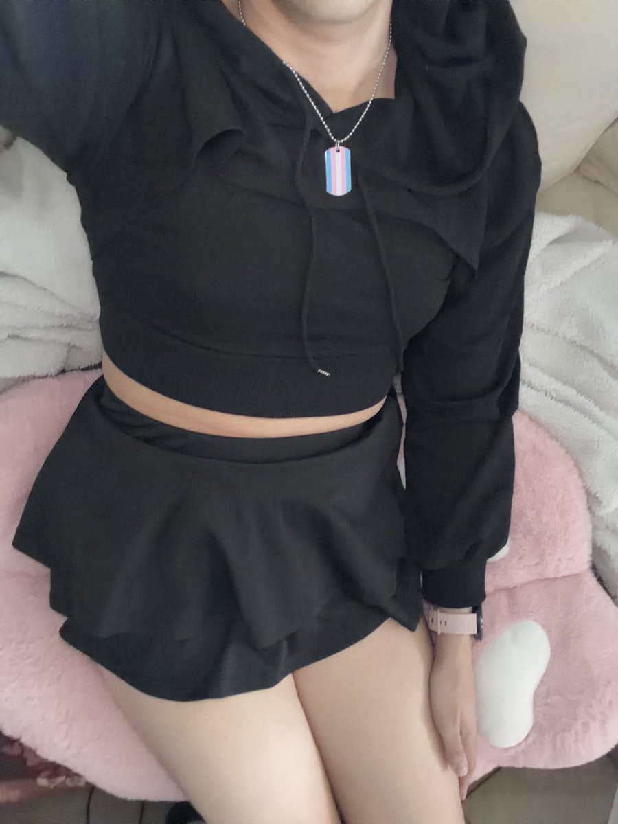 tr_ailer's tweet photo. chill weekend #femboy #trans #estrogen https://t.co/R4fMuZnaLi