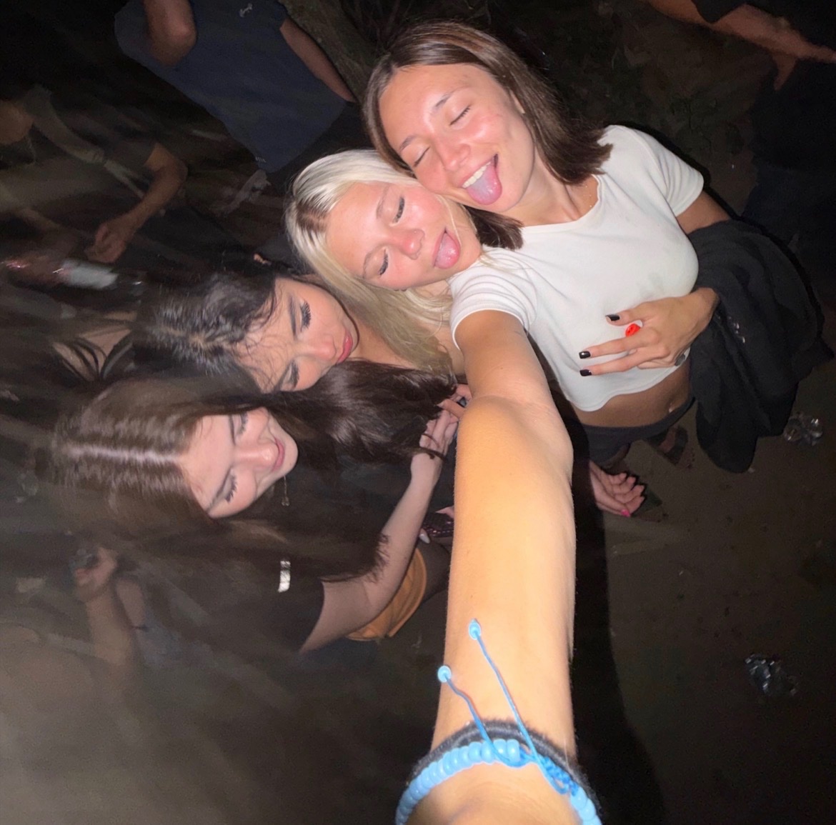 Downs123456's tweet photo. Out Drunk with friends ๐
๐ฅ and donโt give two shits IG story 7/17/26
#partytime https://t.co/n17hYB1ypp