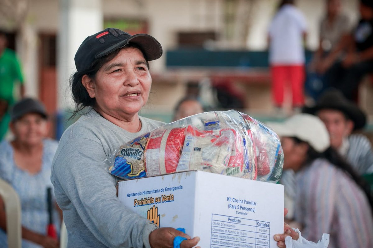 UNGRD's tweet photo. ¡La UNGRD está con Casanare!

#AEstaHora la UNGRD entrega Asistencia Humanitaria de Emergencia (AHE) a las familias de las veredas La Plata, El Garzón, Regalito y Brisas del Pauto, en el municipio de Pore, Casanare, afectadas por las lluvias de los últimos días.

La ayuda humanitaria incluye:
• 500 kits de aseo.
• 2.000 toldillos.
• 1.000 hamacas.
• 3.000 frazadas.
• 300 sábanas.
• 500 kits de menaje.
• 400 colchonetas.

Con estas entregas, la UNGRD continúa apoyando a las comunidades afectadas y fortaleciendo la respuesta del Sistema Nacional de Gestión del Riesgo de Desastres (@SNGRDColombia).

#GestiónQueDaConfianza