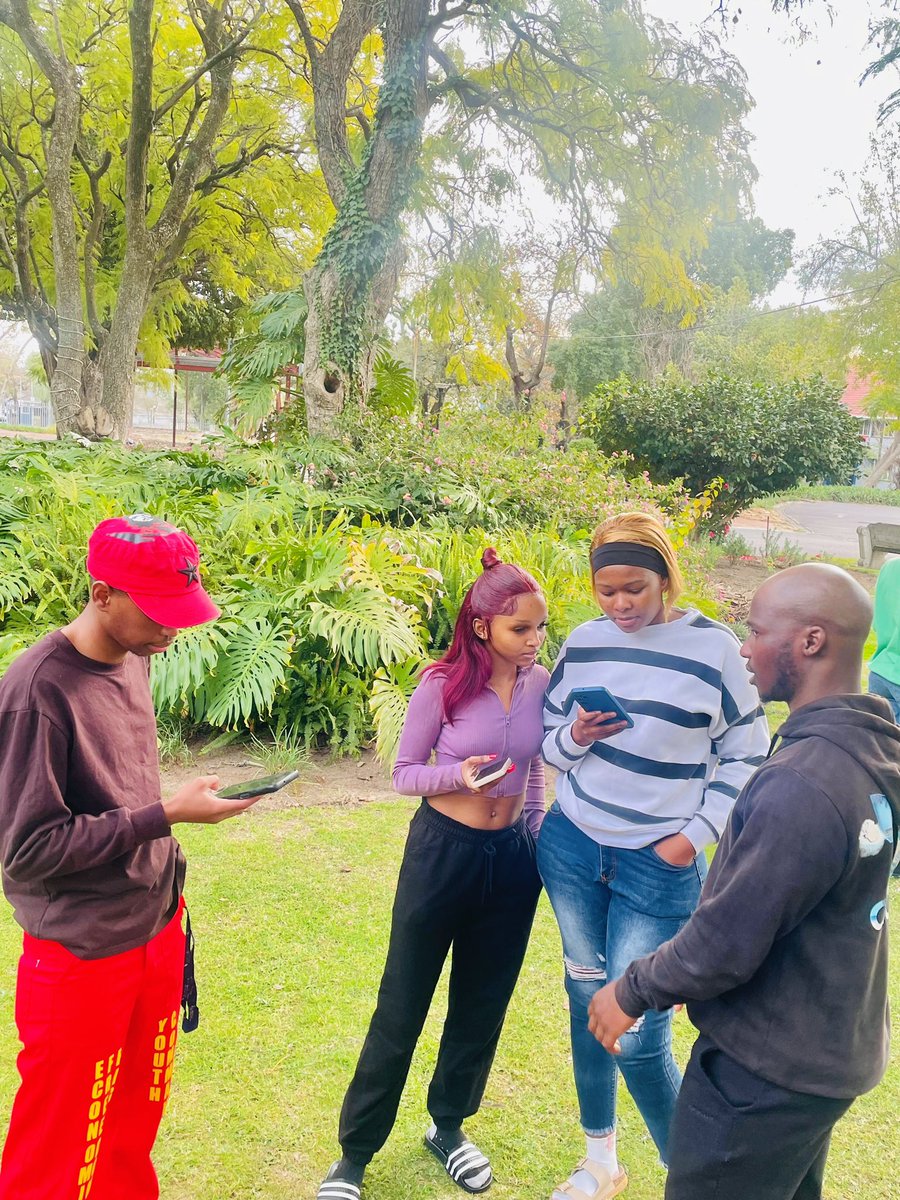 EFFDrakenstein's tweet photo. ♦️ in pictures ♦️

Ward 2 EFFYC had a successful ICE CREAM DATE with the students of CPUT wellington campus 

Indaba it’s mass voter registration campaign 
@EFFSouthAfrica 
@EFFWesternCape_ https://t.co/z3ad9AUX7P