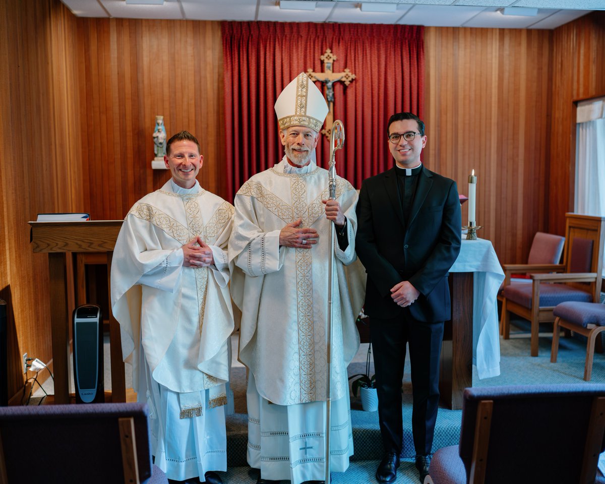 archdpdx's tweet photo. This week, Archbishop Sample celebrated the Rite of Candidacy for seminarian Stephen Coutcher. During the rite, Stephen publicly declared his intention to continue preparing for priestly ordination, and Archbishop Sample formally accepted his commitment on behalf of the Church. One of the Archdiocese of Portland’s 34 seminarians, Stephen will continue his priestly formation this fall at St. Patrick’s Seminary in Menlo Park, California. Please pray for Stephen, for all our seminarians and all men discerning the priesthood, and that the Lord will raise up many more holy priests to serve His Church!