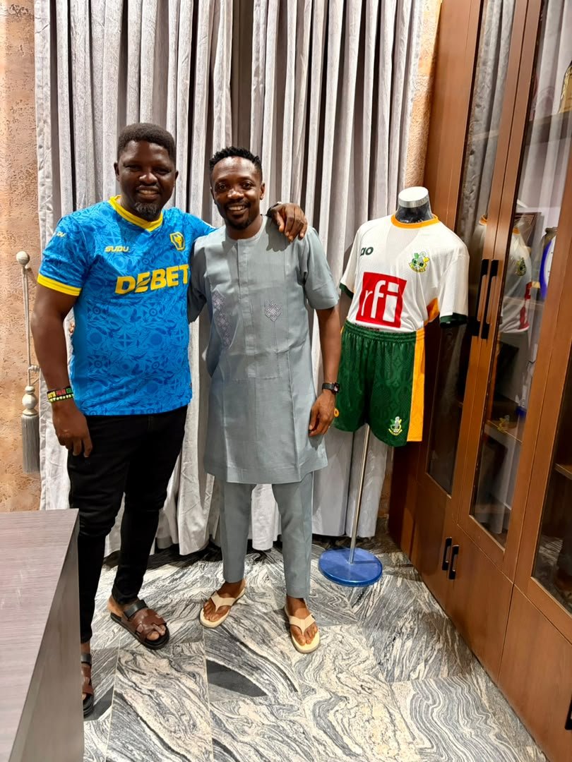 CoachDan_Ijabal's tweet photo. Special Moments with the Governor @Ahmedmusa718

Sai Masu Gida ! 💛💚

#KanoPillars https://t.co/PQ8UUhLNqf