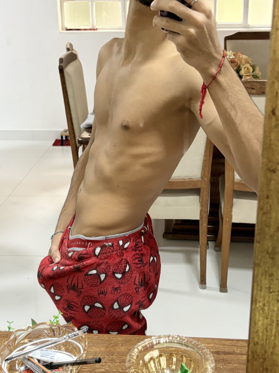 9vinsfd19's tweet photo. Cd os puto pra esquenta nesse frio mlk?? Vem os magrin safado solta leite cmg

(Da rt) 

#PINTOSAWARDS
#BROTHERAGEMㅤ 
#TROCONUDSㅤ 
#PEITOSWARDSㅤ https://t.co/kW87tMUJ6Y