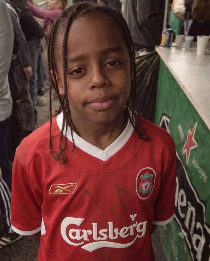 Rydon_lfc's tweet photo. Guess who 👀? https://t.co/UfBET5hjMP