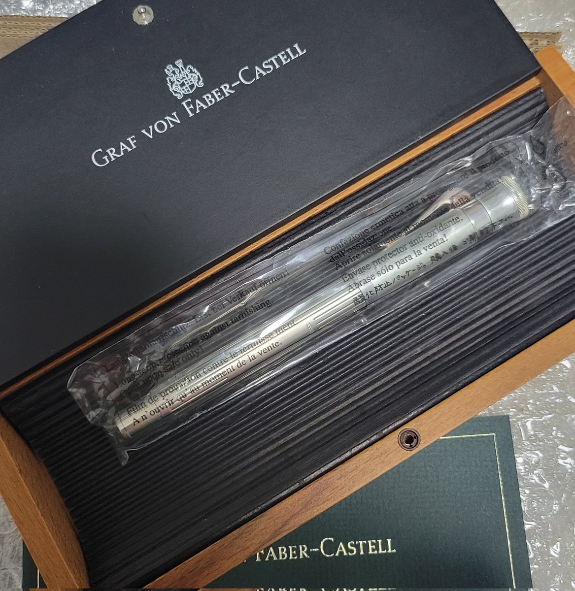 satuki_pentel's tweet photo. 最近の購入品
ファーバーカステル 伯爵コレクション クラシック スターリングシルバー ローラーボール
美しい... https://t.co/kbsrhvvyyH