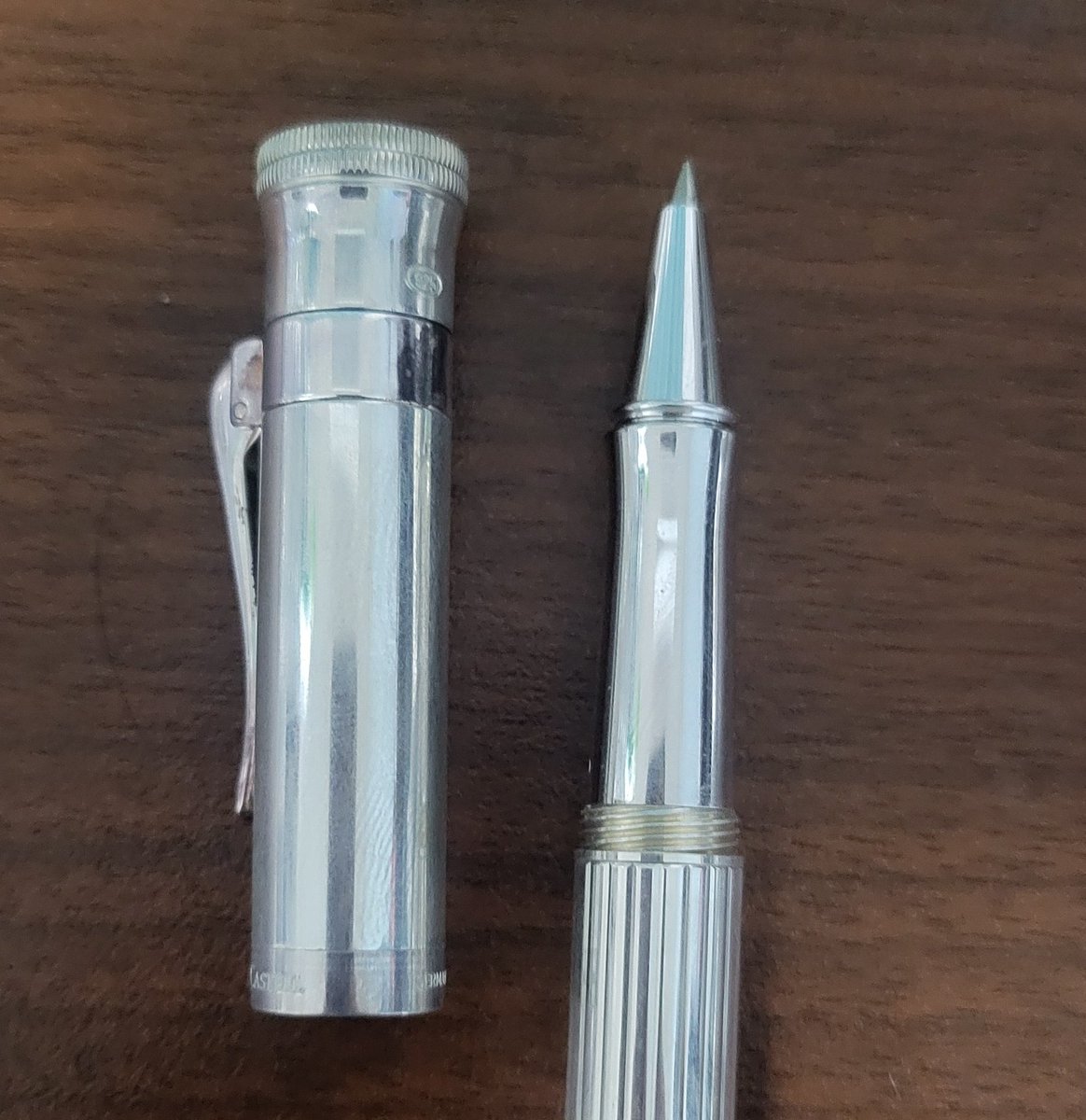 satuki_pentel's tweet photo. 最近の購入品
ファーバーカステル 伯爵コレクション クラシック スターリングシルバー ローラーボール
美しい... https://t.co/kbsrhvvyyH