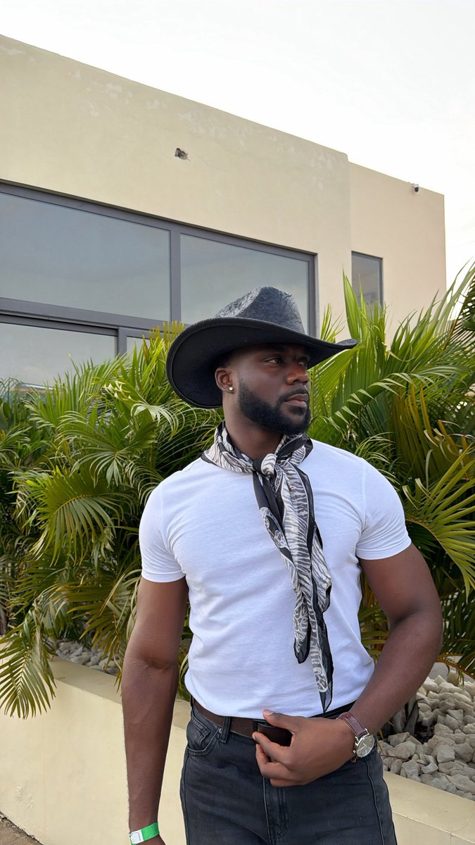 KenKampo's tweet photo. Dust. Denim. Determination #cowboykenny https://t.co/vWpw5lWe7V