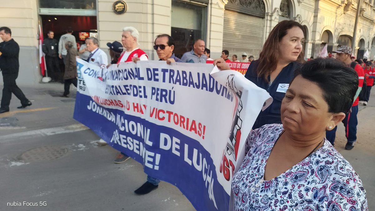 SinatraEssalud's tweet photo. 📢 SINATRA, junto a CTE PERÚ y diversas organizaciones sindicales, participó en la movilización realizada en conmemoración del Paro Histórico, reafirmando su compromiso con la defensa de los derechos laborales y la unidad de los trabajadores.

@EsSaludPeru #SINATRA #CTEPERÚ https://t.co/7mkGQmLbDQ