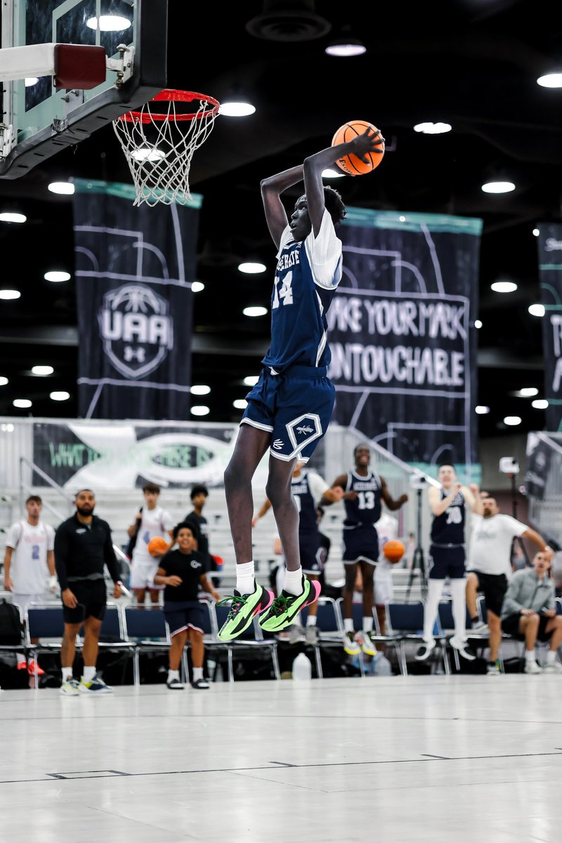 RiseCircuit's tweet photo. Built for the big moment 🤫
#uanext #uarise https://t.co/PixWtJcjXZ