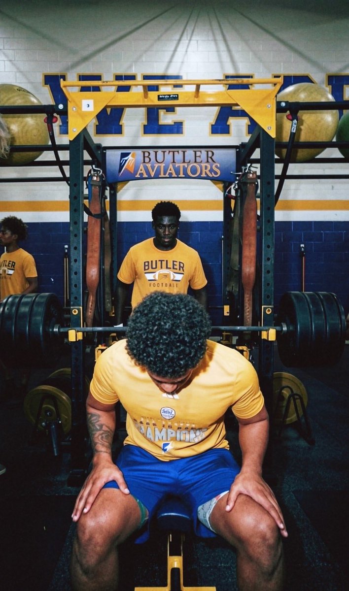 Kaidenlockley2's tweet photo. T.e.a.m lift a thon was yesterday here are my numbers

Weight- 210.5
Bench- 325
Squat - 435
Deadlift - 455
Proud to be about apart the 1,215 club 
@zgueth @JSutherland07 @ButlerAviatorFB @CoachMac937 https://t.co/wHBiW0puSx