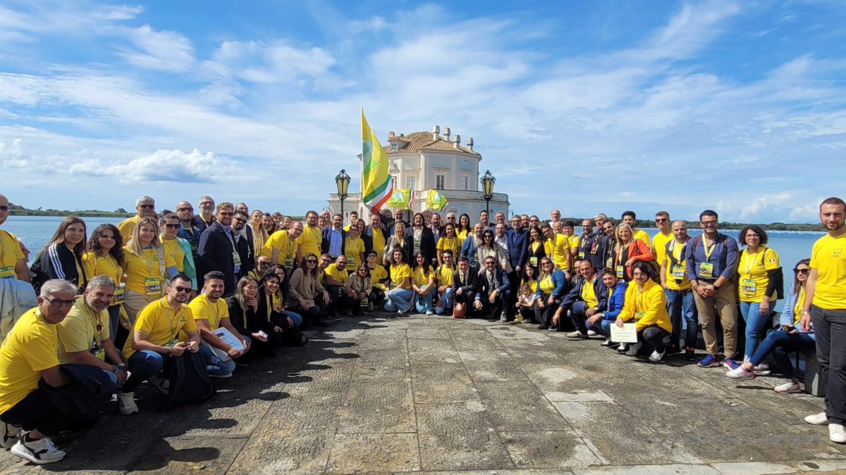 _onlynaples's tweet photo. Coldiretti Campania assegna gli Oscar Green ai giovani agricoltori

Su @_onlynaples ⤵️

https://t.co/8TXLpqxI1T

#coldiretti #campania #giovani https://t.co/RXzDSqNV4t