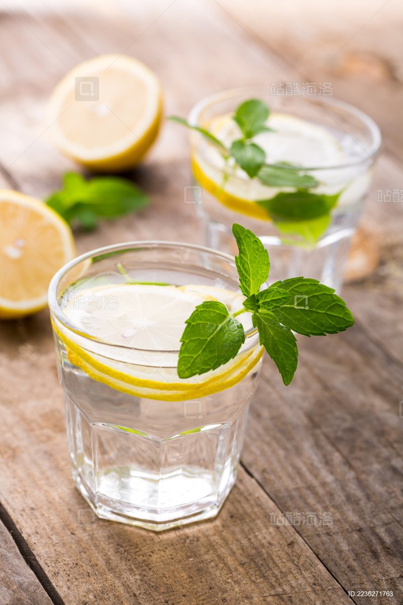 walCingKorpse's tweet photo. Make iced honey lemon tea in 2 mins! Squeeze fresh lemon juice, mix with cold water u0026 a spoonful of honey, add ice cubes. Perfect summer pick-me-up for busy days! https://t.co/Yr2Tu1MQI7