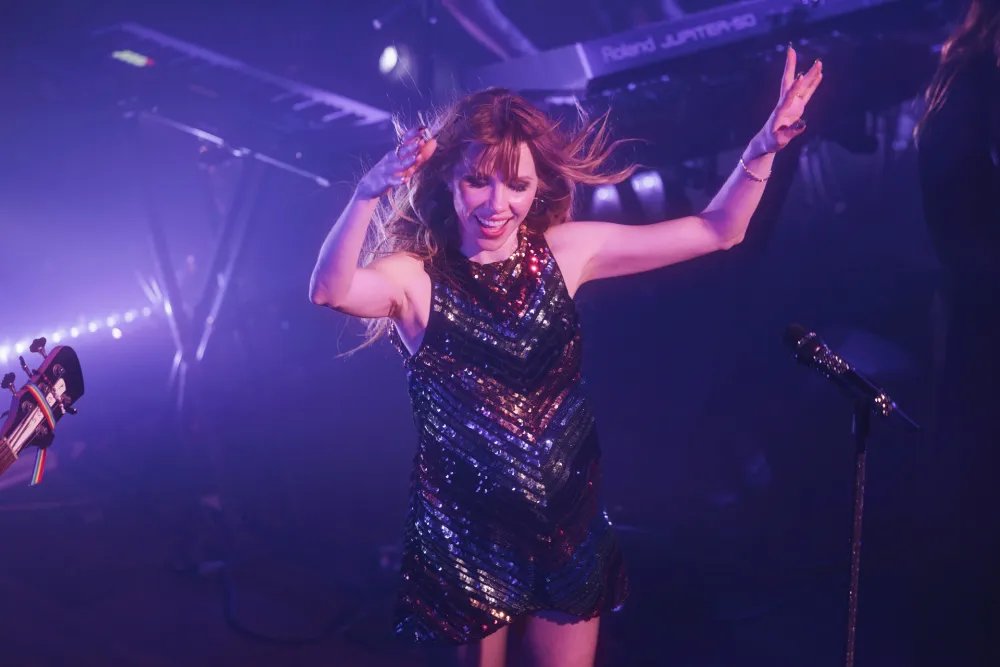 carlyraewiki's tweet photo. Carly Rae Jepsen revealed she wil be going on tour in 2027 (via Zane Lowe). https://t.co/0nupDME5HC