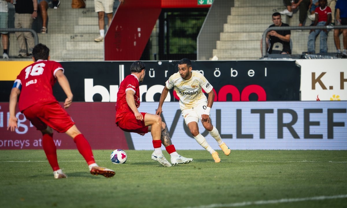 fcunion_en's tweet photo. Aljoscha Kemlein's penalty makes it 1-1 in a much changed men's draw in Winterthur. Were it not for Carl Klaus, the average age in the second half was around 17. This was a good run-out for all. Eisern! #fcunion https://t.co/v9mmGahHQk