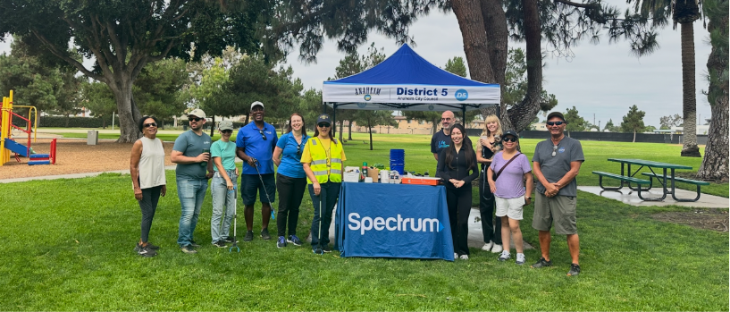 Spectrum_Gov's tweet photo. We’re helping communities across our footprint where our employees live and work by supporting local initiatives like the recent community park cleanup in Anaheim, #CA. Thank you to Anaheim Councilmember Kristen Maahs and the many volunteers who contributed their time and helped make a positive impact in the community.