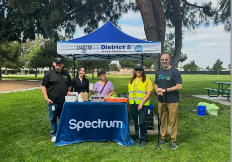 Spectrum_Gov's tweet photo. We’re helping communities across our footprint where our employees live and work by supporting local initiatives like the recent community park cleanup in Anaheim, #CA. Thank you to Anaheim Councilmember Kristen Maahs and the many volunteers who contributed their time and helped make a positive impact in the community.