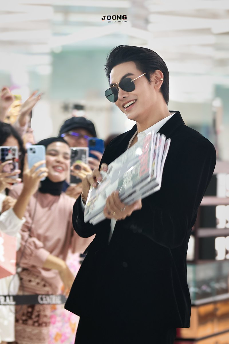 JoongOfficialTH's tweet photo. เฮียพัตเปิดทำการแล้วครับ

JOONG LEGEND100 NEW FACE

#100ListSocialClub2026 
#จุงอาเชน #JoongArchen https://t.co/NsBhdvG3wk