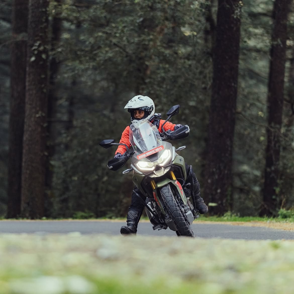 HumansofHind's tweet photo. "Today, every lap I complete is a reminder that limits often exist only in people's minds. Life has taught me that you are your only competition. If you truly believe in your dream, be ready to let go of anything that holds you back..." - @Thebikergirl_93 
#humansofhindustan https://t.co/SLpE26FIE5