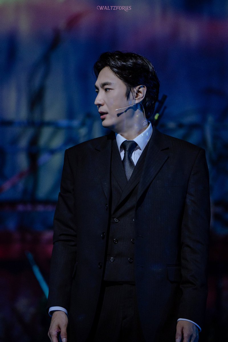 charlie0214__'s tweet photo. 어제오늘같은사람이랜다 https://t.co/mEJ8DhOEpG