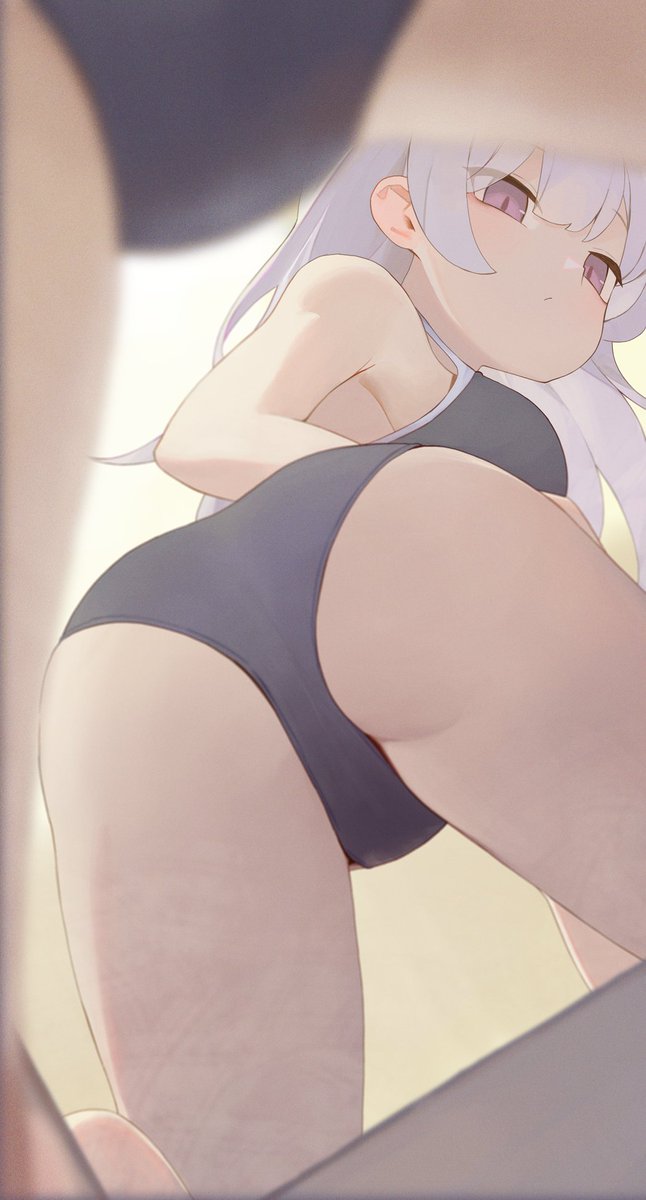 yyqw7151's tweet photo. 鏡の前でポーズをとる子👙 https://t.co/2XhqDt4caV