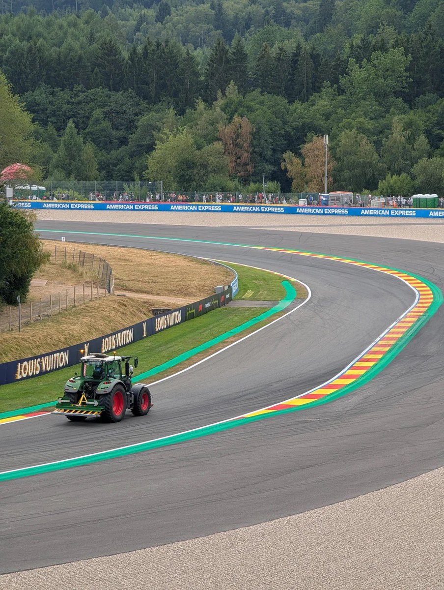 f1trollofficial's tweet photo. Aston Martin on track before FP2 https://t.co/WqlpPMnWt8