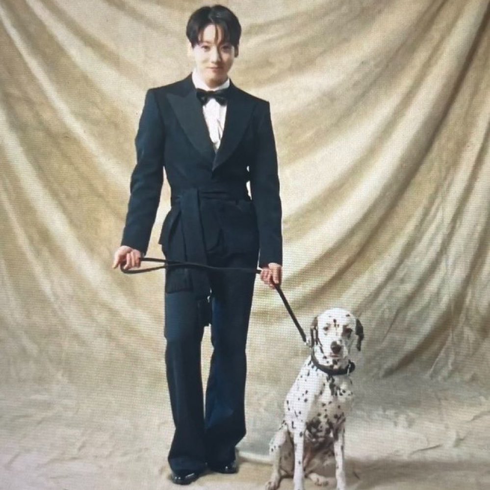 koogifs's tweet photo. jungkook im sorry for calling you a roundie circle boba ball puppy it’s probably going to happen again and again https://t.co/MzYHhQmqii