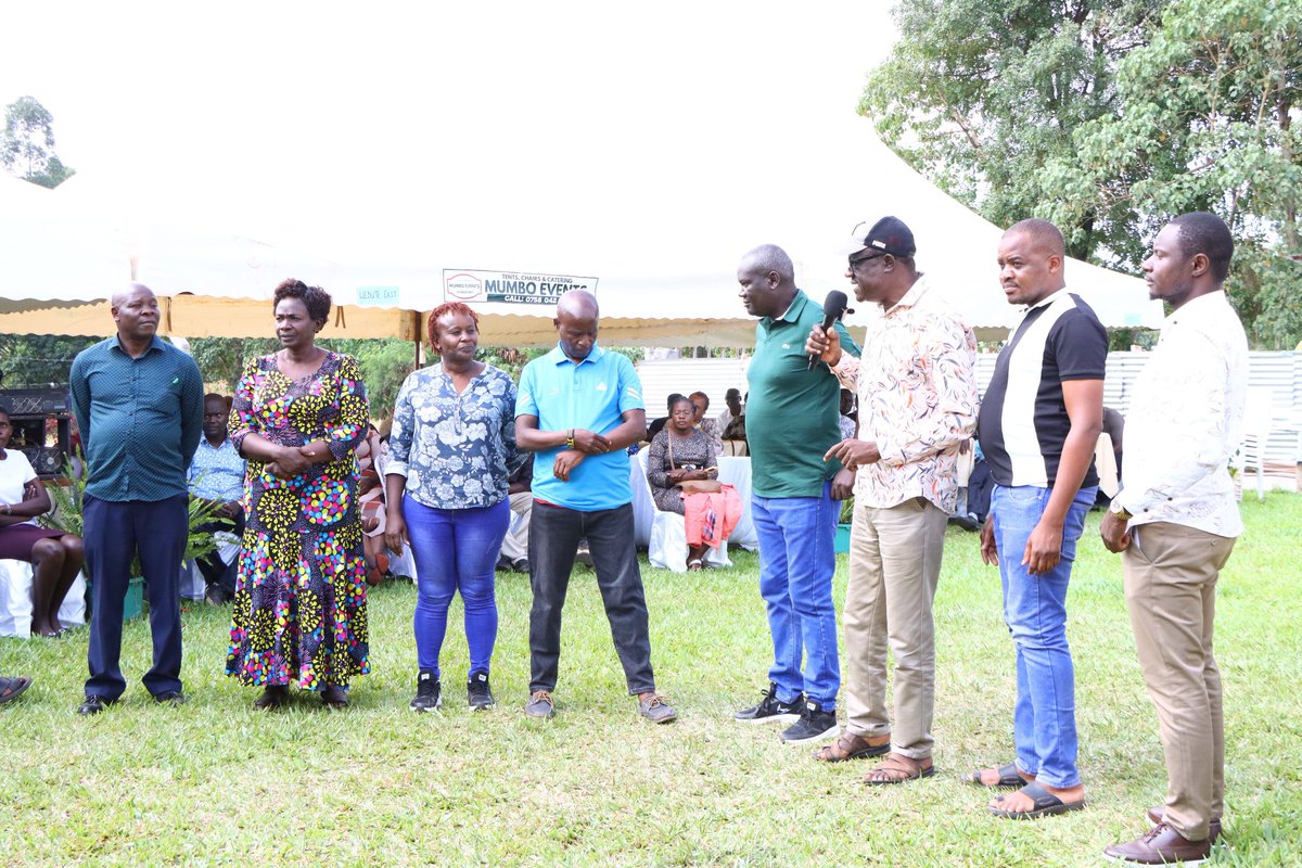 HonWamboka's tweet photo. Bungoma county Linda Mwananchi leaders and aspirants consultative and planning meeting ahead of the upcoming rally in Transnzoia and Bungoma next week. @LindaMwananchi_ @edwinsifuna @GeorgeNatembeya
#SisiNdioSifuna https://t.co/iEk65ln3cj