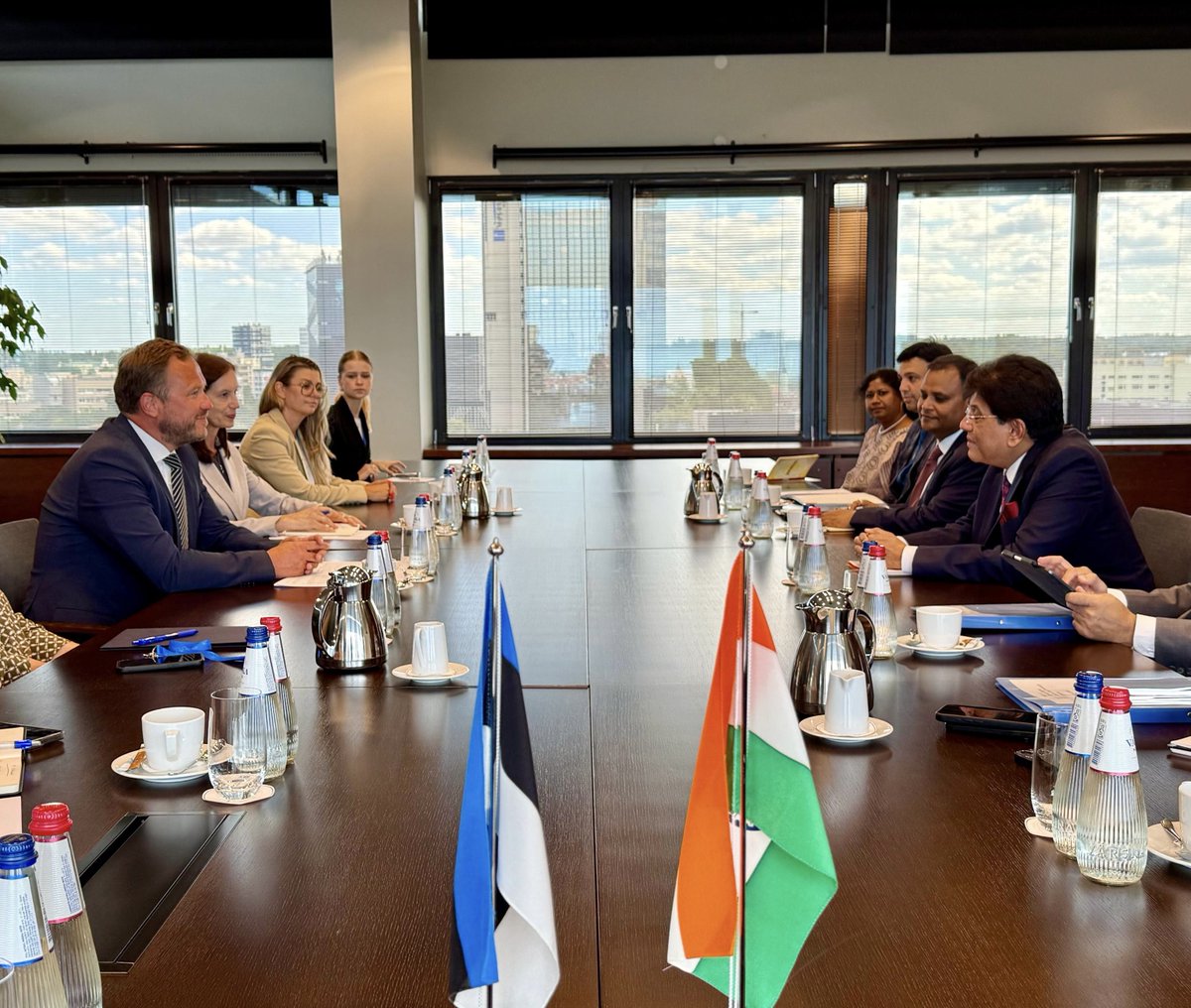 PiyushGoyal's tweet photo. Had productive discussions with Mr. Margus Tsahkna, Minister of Foreign Affairs of the Republic of Estonia.

Our conversations focused on strengthening India-Estonia cooperation in trade, investment, digital transformation, cyber security and emerging technologies.

We also exchanged views on unlocking new opportunities arising from the successful conclusion of the India-EU FTA negotiations. 🇮🇳🇪🇪

@Tsahkna