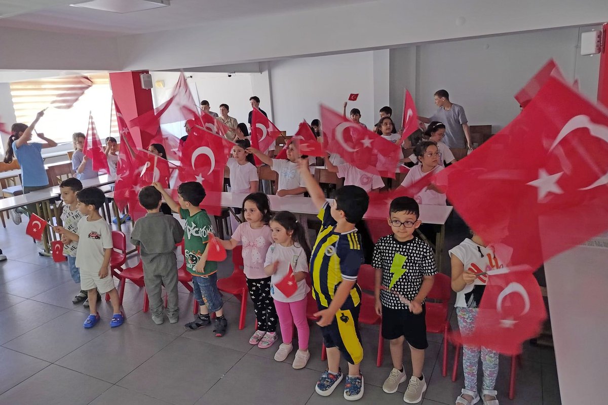 GiresunMuftuluk's tweet photo. Yaz Kur’an kursu öğrencileri, 15 Temmuz şehitlerini andı

▶️Giresun İl Müftülüğüne bağlı yaz Kur’an kurslarında eğitim gören öğrenciler, 15 Temmuz şehitlerini dualarla andı.
🔗https://t.co/YCGIQ3mfrY https://t.co/8n0j3QRu86