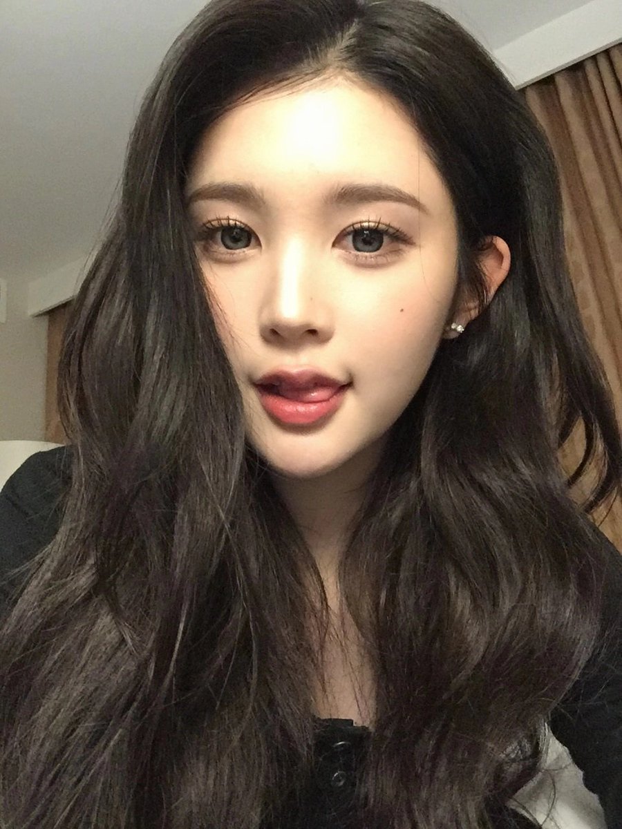 Dongniii_'s tweet photo. 1819 &amp; 2021 vibe🤤 https://t.co/wOSOiGFIqG