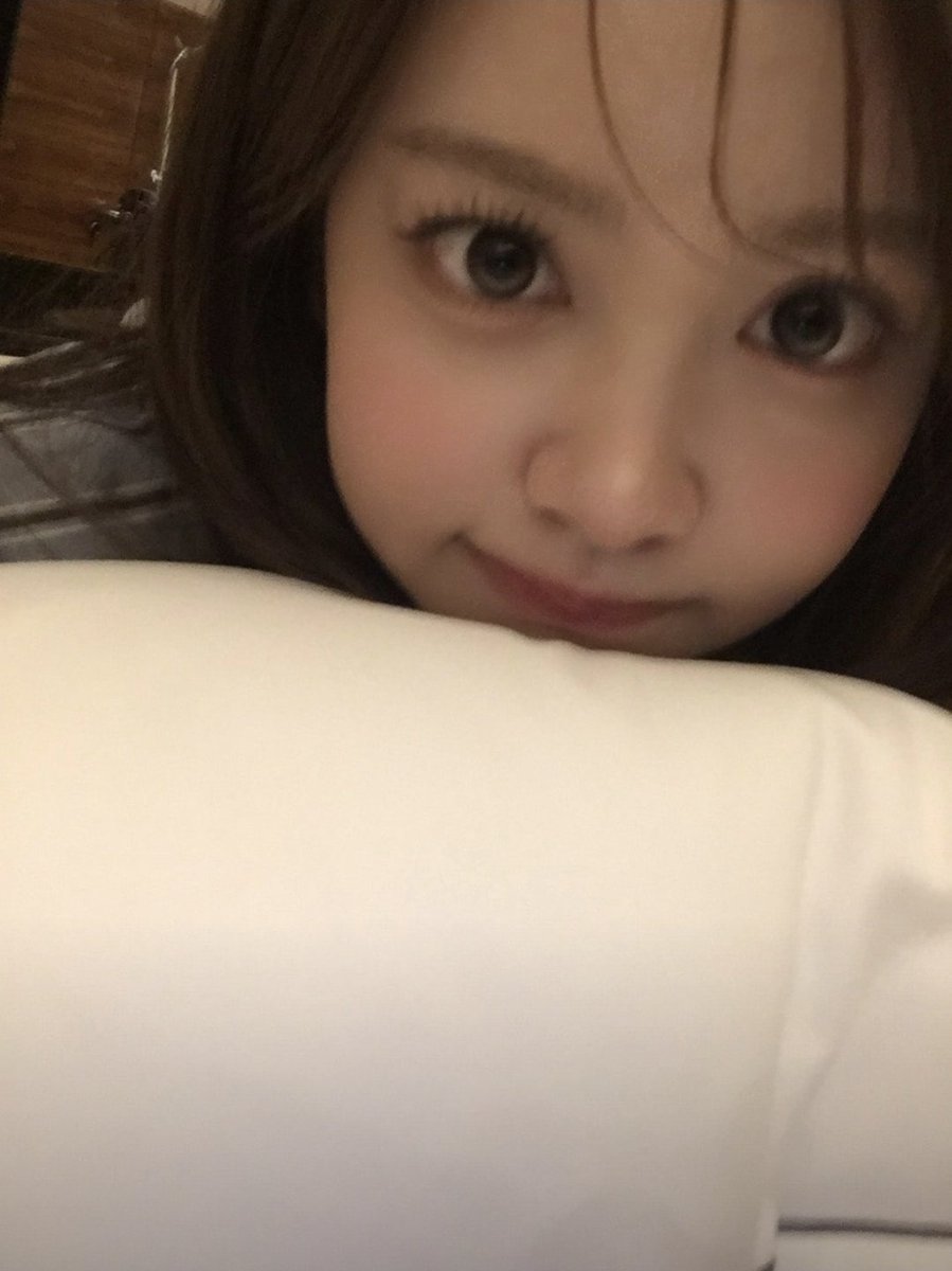 HIIZ00's tweet photo. 르멘이 왜 이렇게 콩알같이 생김? https://t.co/PQeUHsoSHD