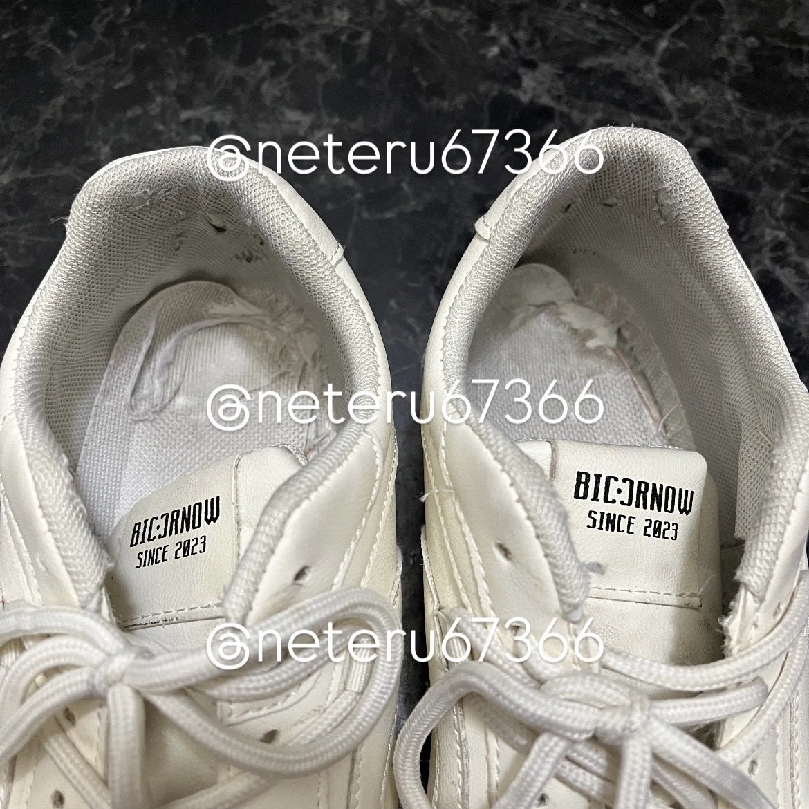 neteru67366's tweet photo. いらないスニーカー３足あるんだけど、ほしい人いますか👟🧦？
すっごい汚いけど、、
靴売ります！

 #靴下売ります #靴  #売ります https://t.co/ArvBsTloZl