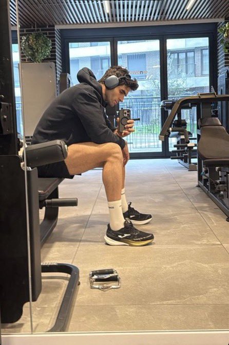 ClassyGntleman's tweet photo. Anyone can work when they’re motivated. Winners work when they’re not. https://t.co/Dgy91kwDH6