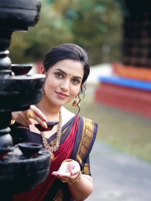 Mounikaa29's tweet photo. Meera
#Meera https://t.co/r7n96E1FZ8