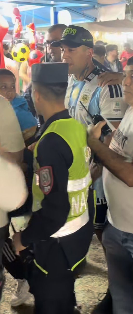 kalolo538's tweet photo. Para abrir paso a este impresentable está la PN @EnriqueRieraE ? https://t.co/kCRbSSycGd
