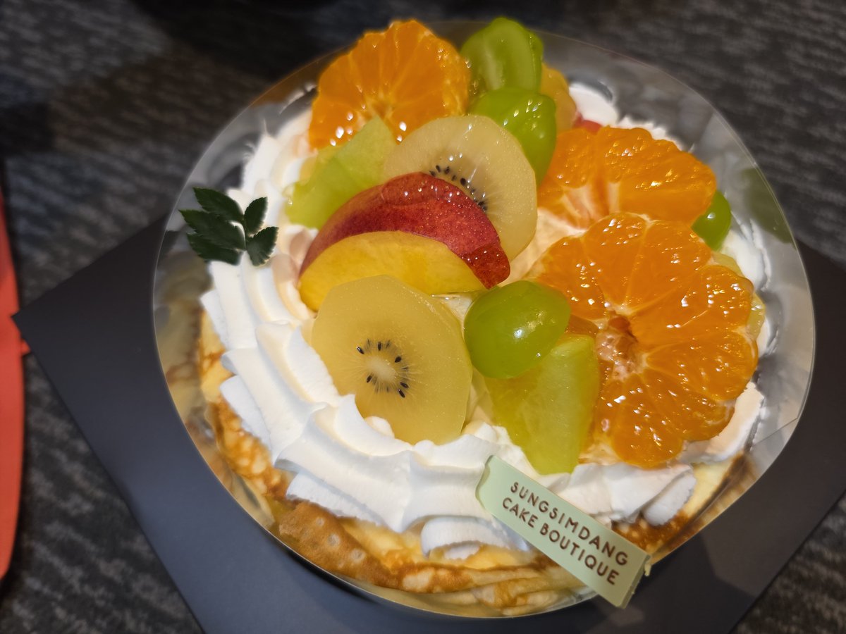 38384400__'s tweet photo. 케이크 파티를 시작합니다 https://t.co/JYhihynREk